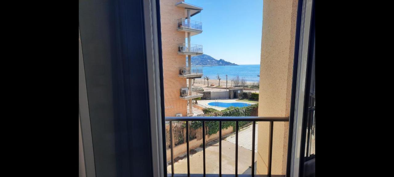 Castell Joncar,30 M De La Playa, 1Era Linea De Mar, Vista Al Mar Apartment Roses Exterior photo
